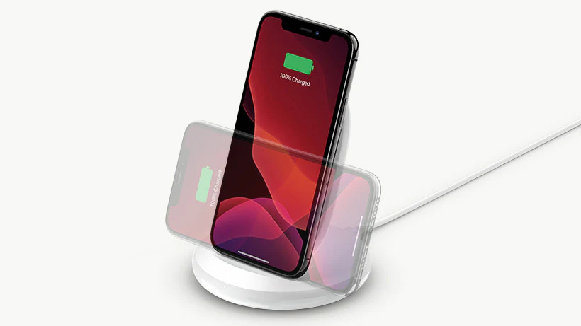 Belkin BoostCharge Wireless 15W Charging Stand & QC 3.0 24W Wall Charger - Image 4
