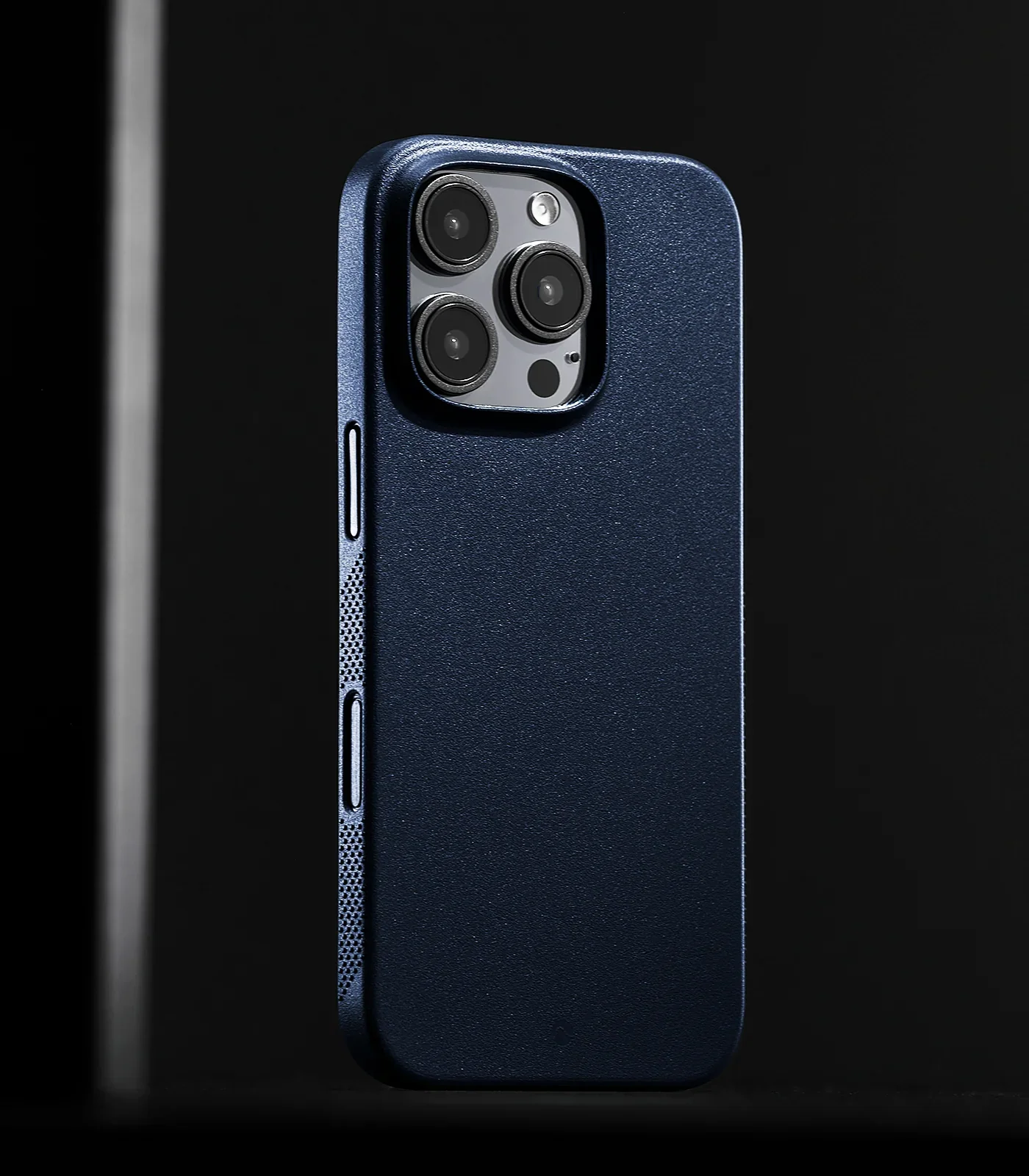 Caudabe Veil Ultra Thin Case iPhone 16 Pro 6.3 - Celestial Blue - Image 2