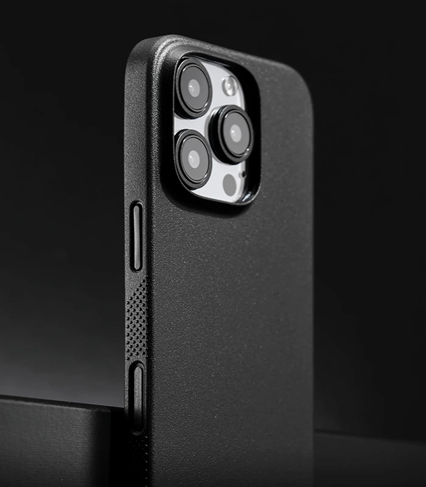 Caudabe Veil Ultra Thin Case iPhone 16 Pro 6.3 - Black - Image 3