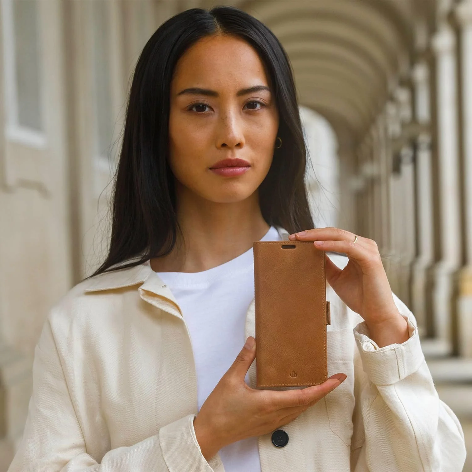 Dbramante1928 Lynge Leather Folio Case iPhone 11 / XR - Tan - Image 6
