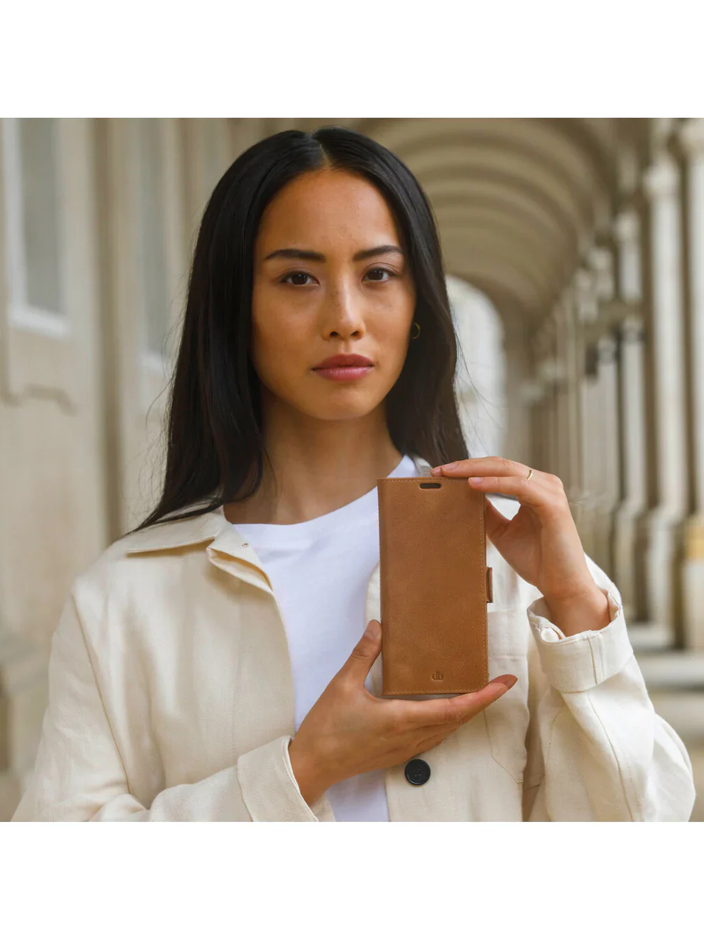 Dbramante1928 Lynge Leather Folio Case iPhone SE 3rd / 2nd / 8 / 7 Tan - BONUS Screen Protector - Image 9