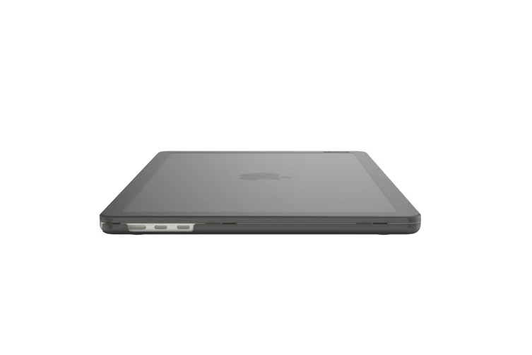 Edge Hardshell Case with Makrolon for 15-inch MacBook Air (M2/M3/M4, 2023-2025) - Black - Image 6