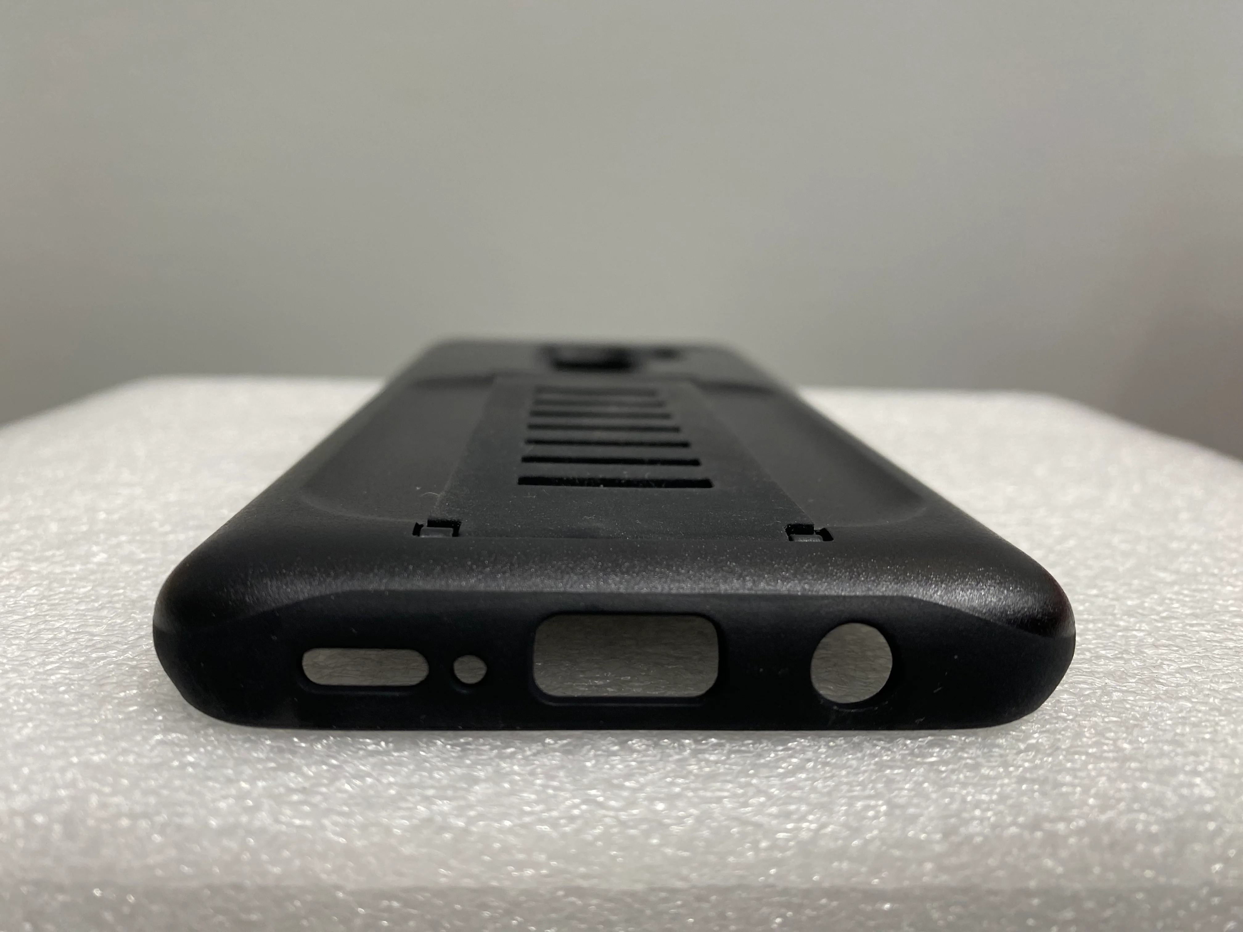 Grip2u Boost Superior Protection Case with Handstrap for Samsung Galaxy S9 - Black - Image 3