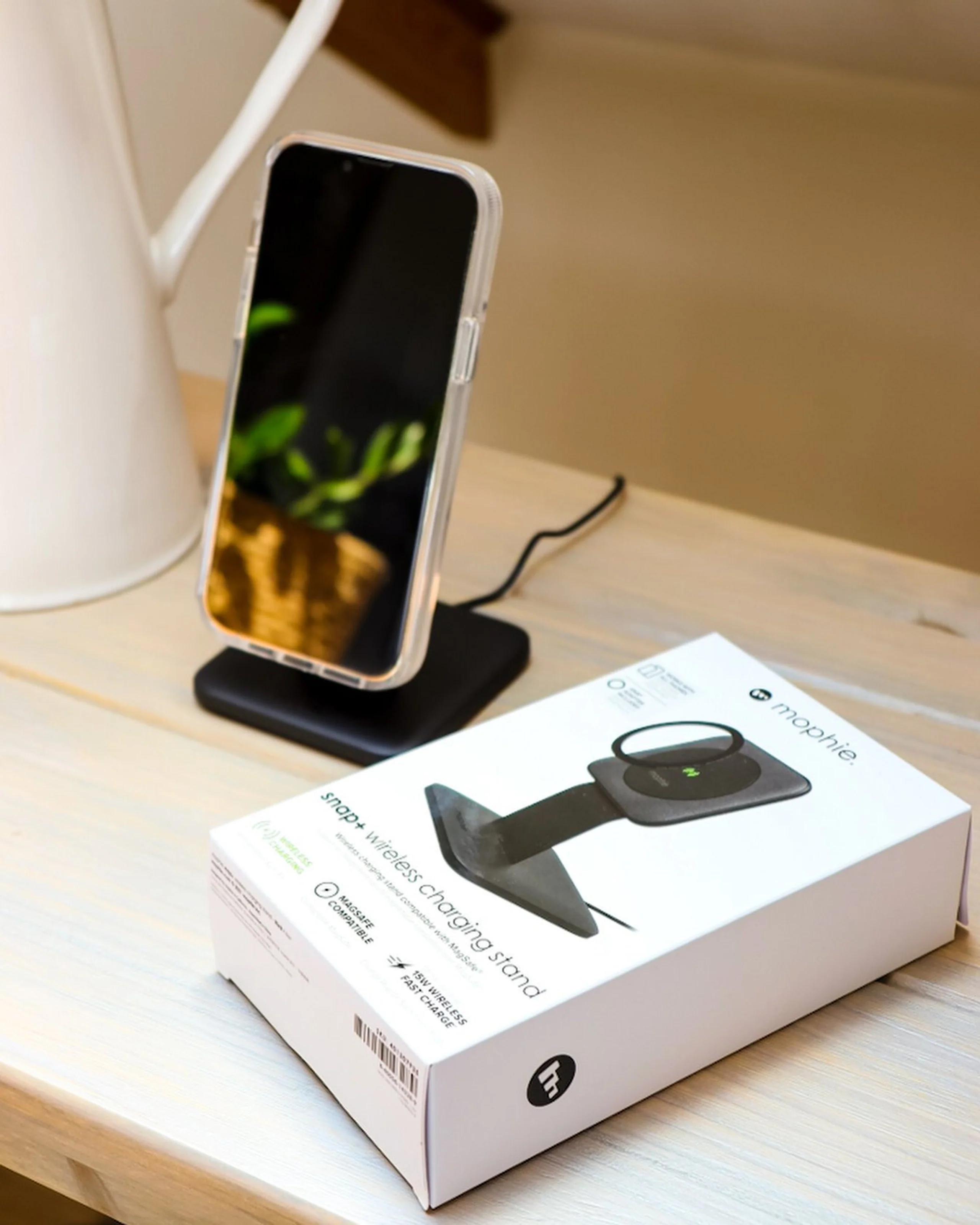 Mophie Snap+ Universal Wireless Charging Stand 15W - Black - Image 2