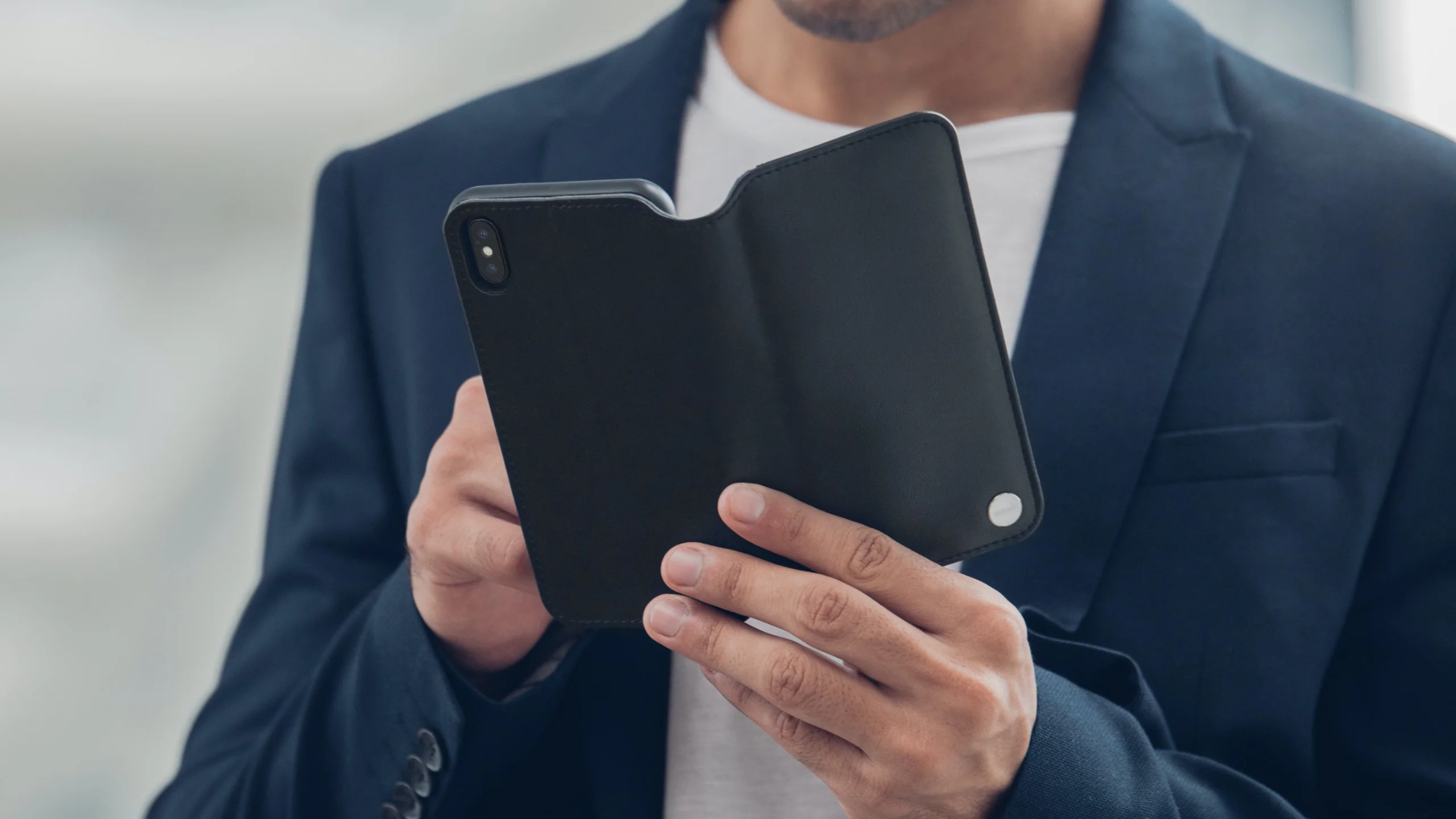Moshi Overture Premium Folio Style Wallet Case For iPhone XS Max - Charcoal Black - Image 7