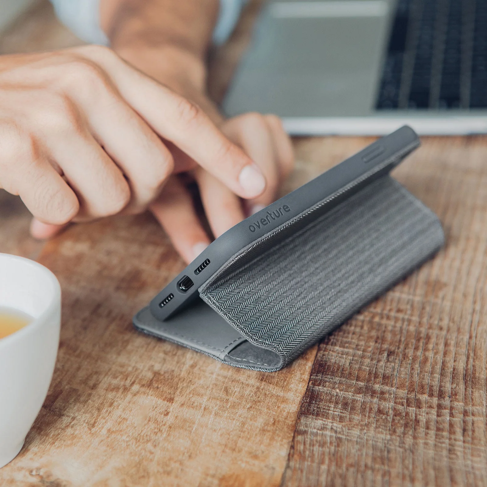 Moshi Overture Premium Folio Style Wallet Case For iPhone XS Max - Herringbone Grey - Image 4