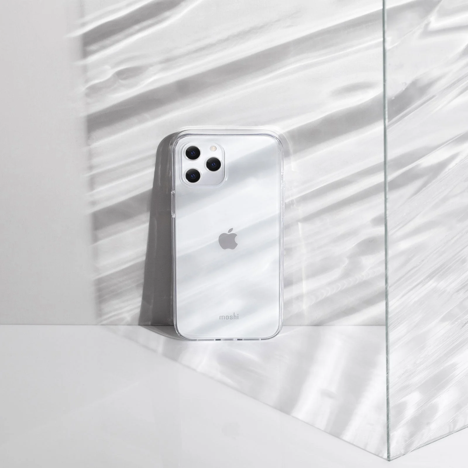 Moshi Vitros Clear Protective Case For iPhone 12 / 12 Pro - Image 5