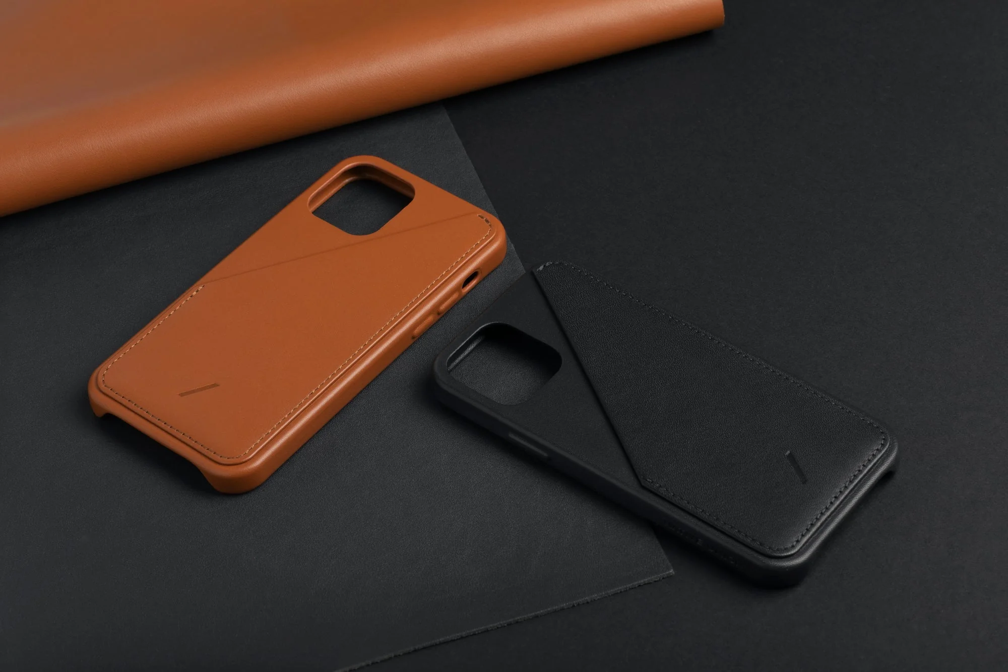 Native Union Clic Card Leather Case For iPhone 12 / 12 Pro - Tan - Image 6
