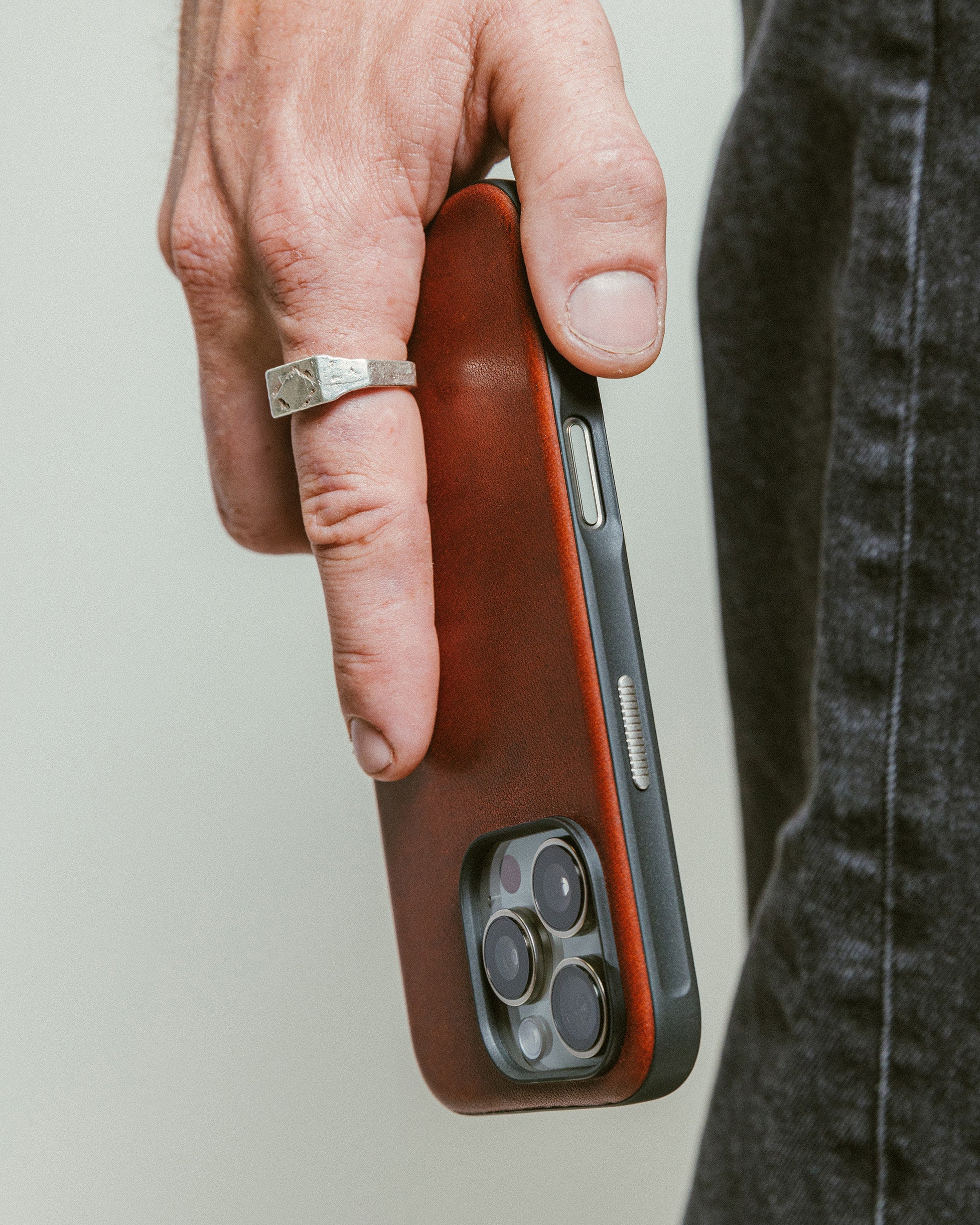 Nomad Horween Leather Case for iPhone 16 Pro - Olde Dublin Limited Ed - Image 7