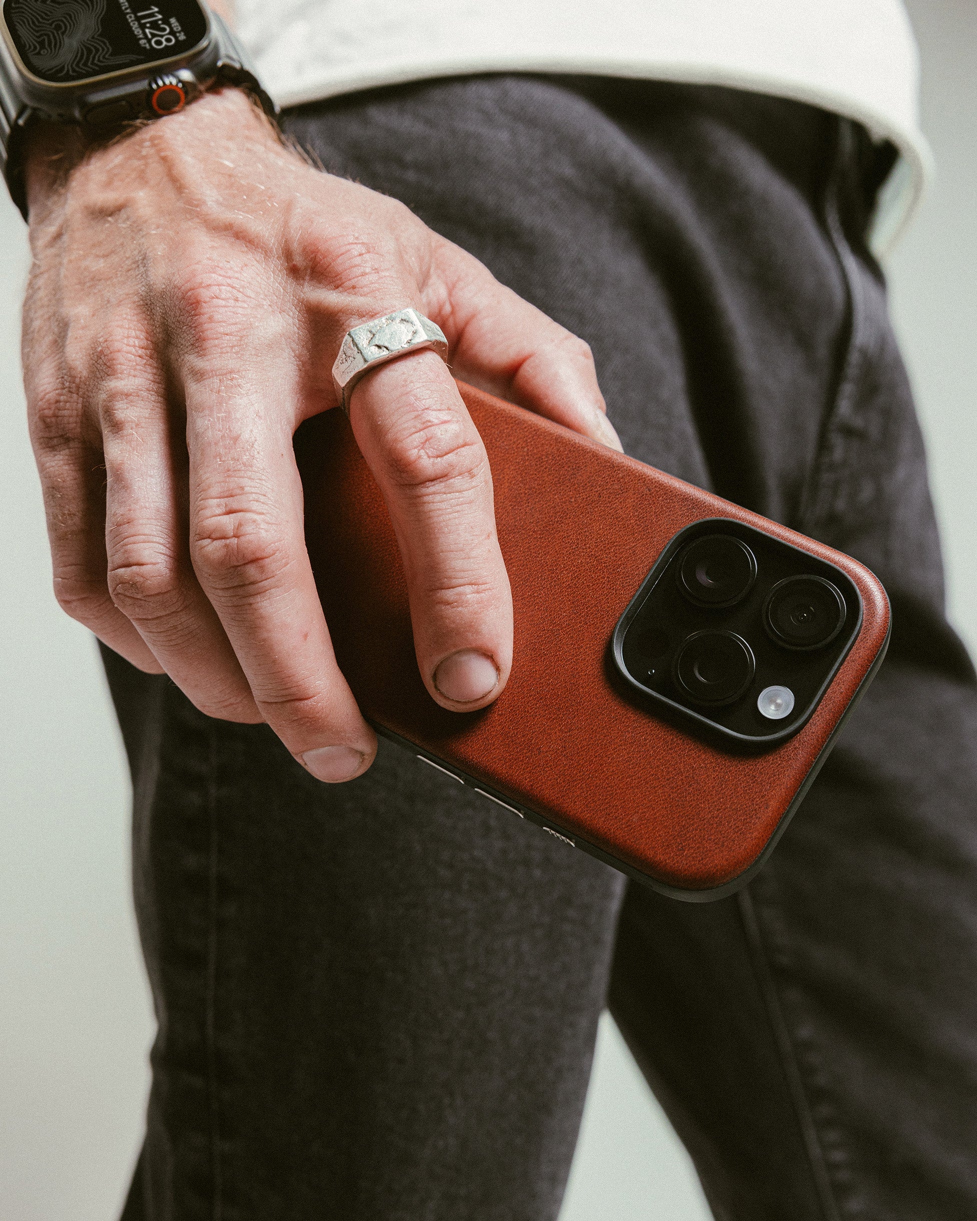 Nomad Horween Leather Case for iPhone 16 Pro - Olde Dublin Limited Ed - Image 8
