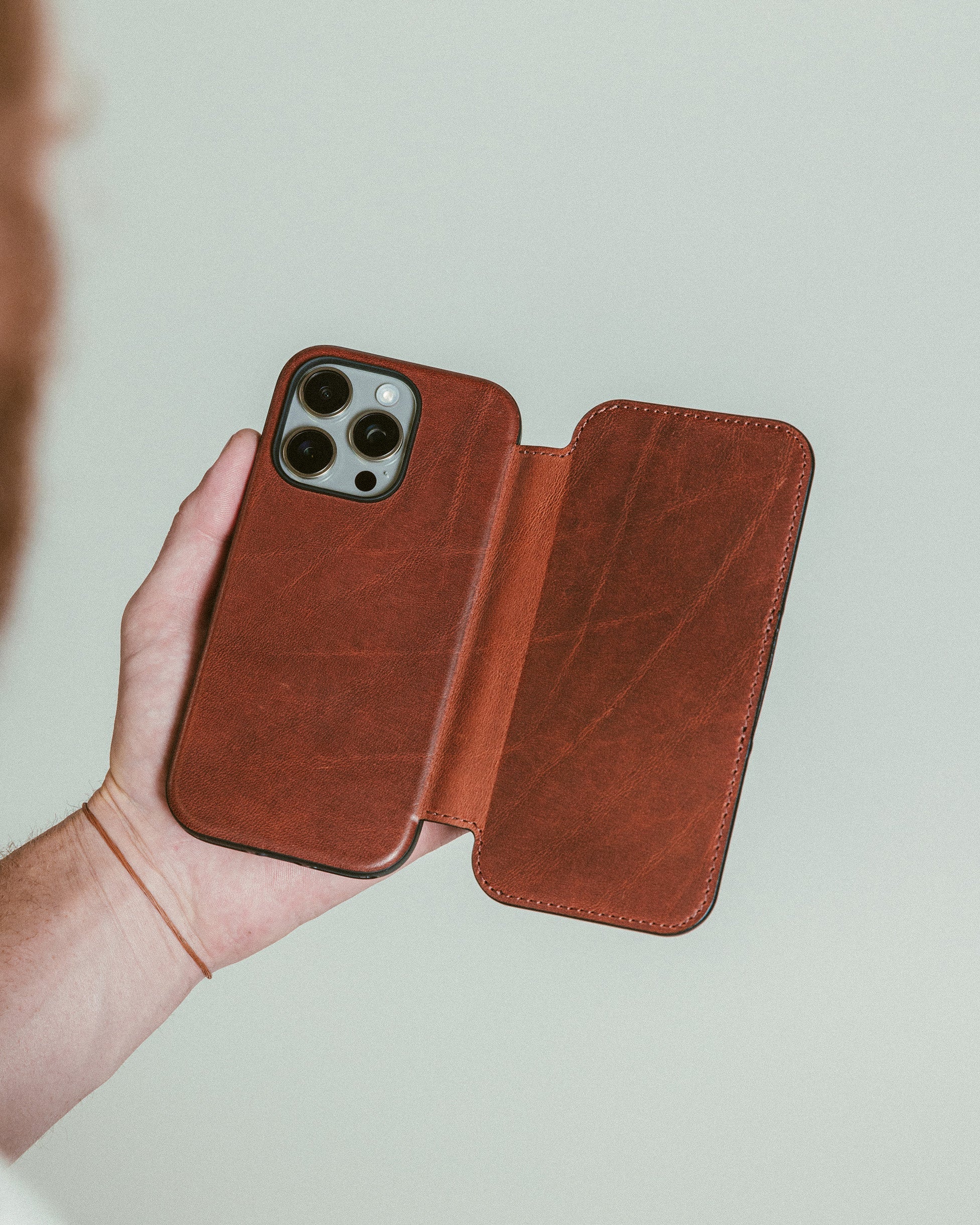 Nomad Horween Leather FOLIO Case for iPhone 16 Pro - Olde Dublin Limited Ed - Image 13