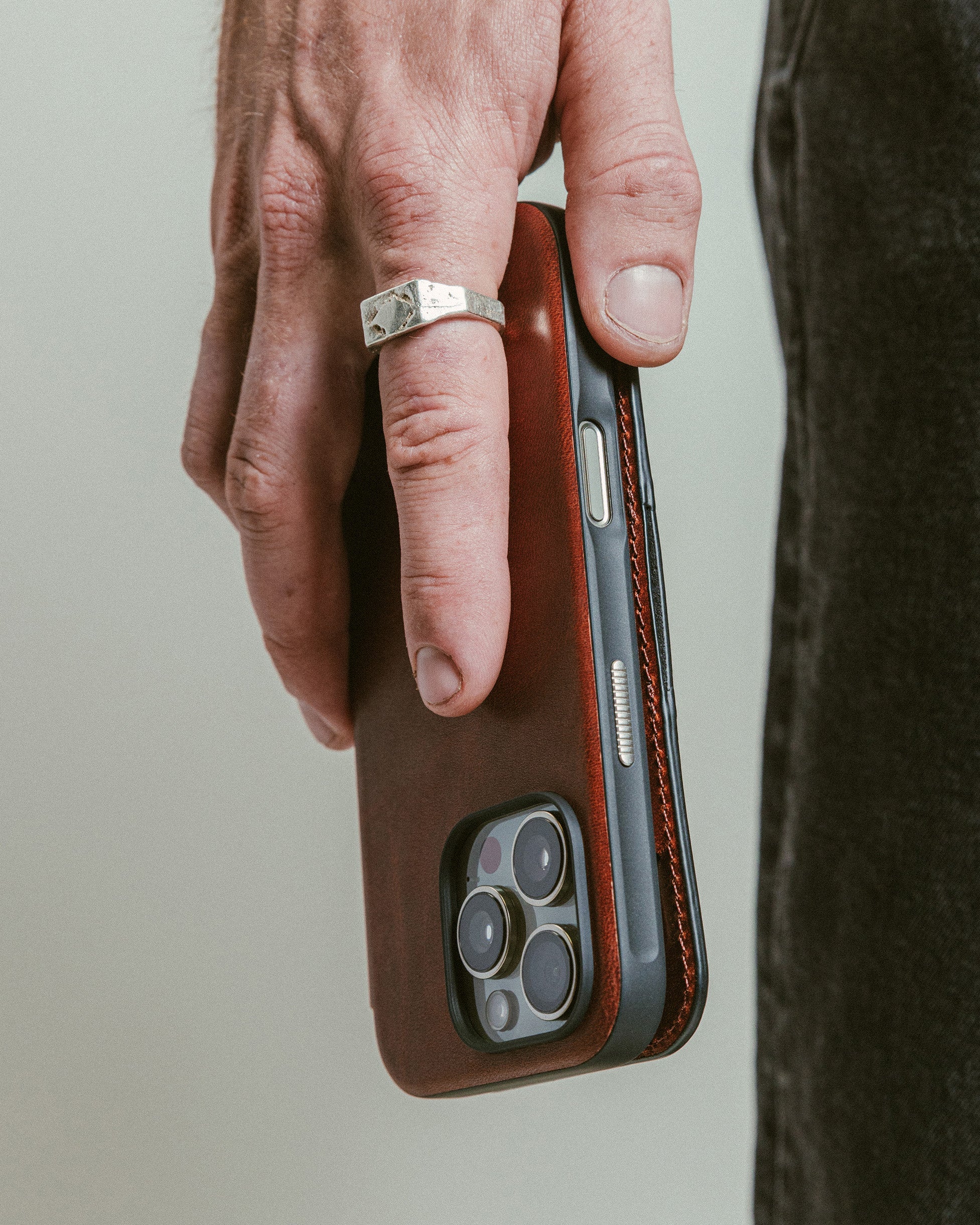 Nomad Horween Leather FOLIO Case for iPhone 16 Pro - Olde Dublin Limited Ed - Image 14