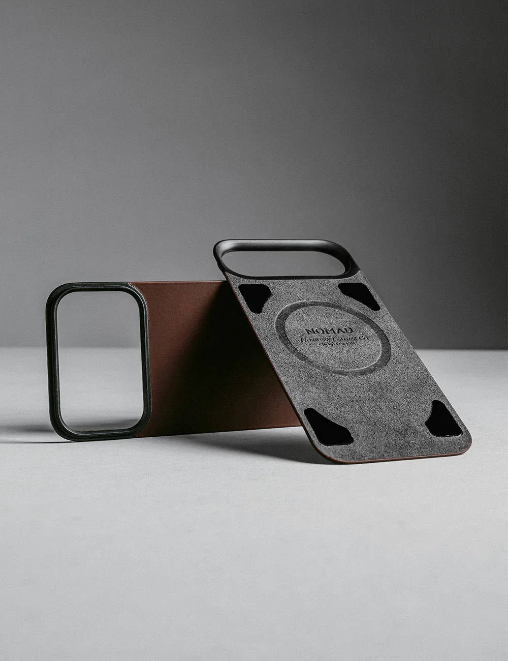 NOMAD Magnetic Leather Back MagSafe Case iPhone 17 Pro Max – Rustic Brown Horween - Image 4