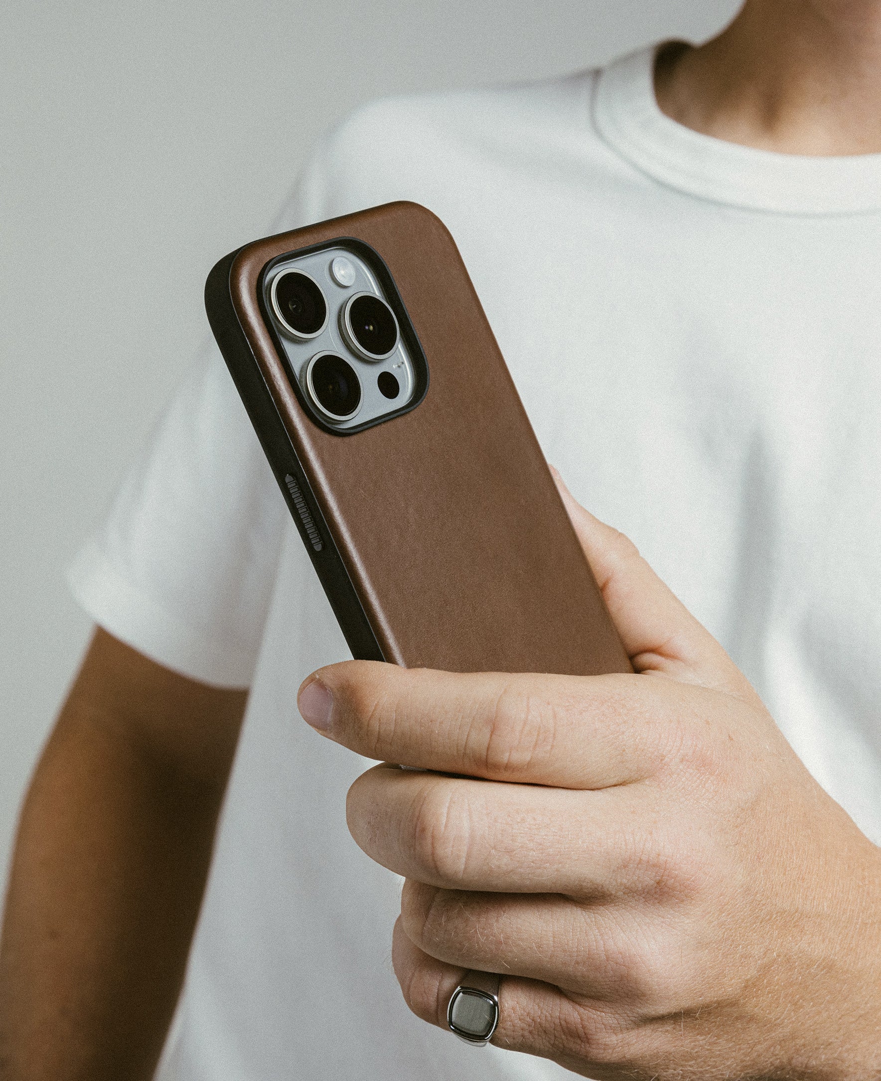 Nomad Modern Leather Case for iPhone 16 Pro Max 6.9 - Brown - Image 4