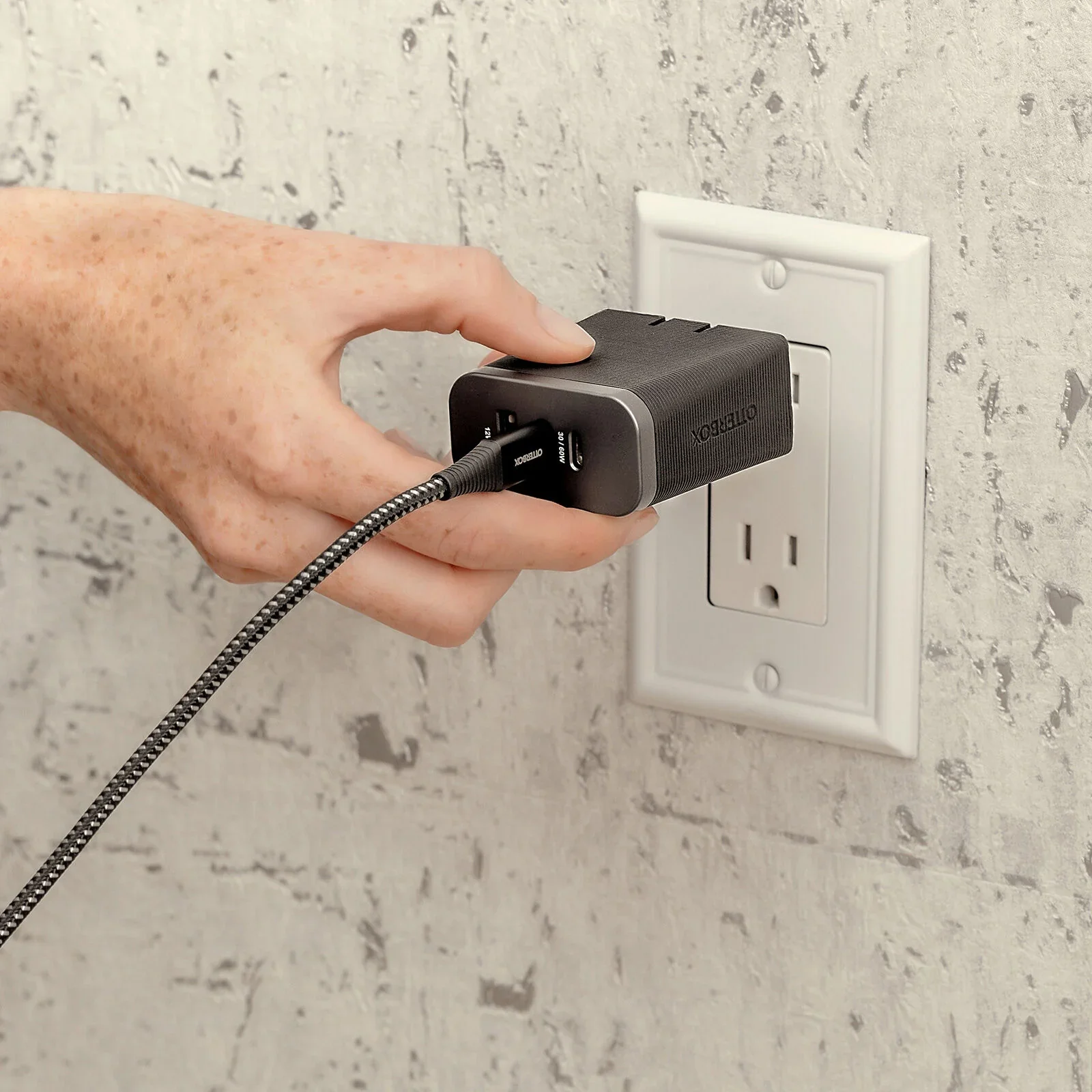 Otterbox Premium Pro Fast Charge 2 USB-C & USB-A Wall Charger (AU) (72W Combined) - Image 4
