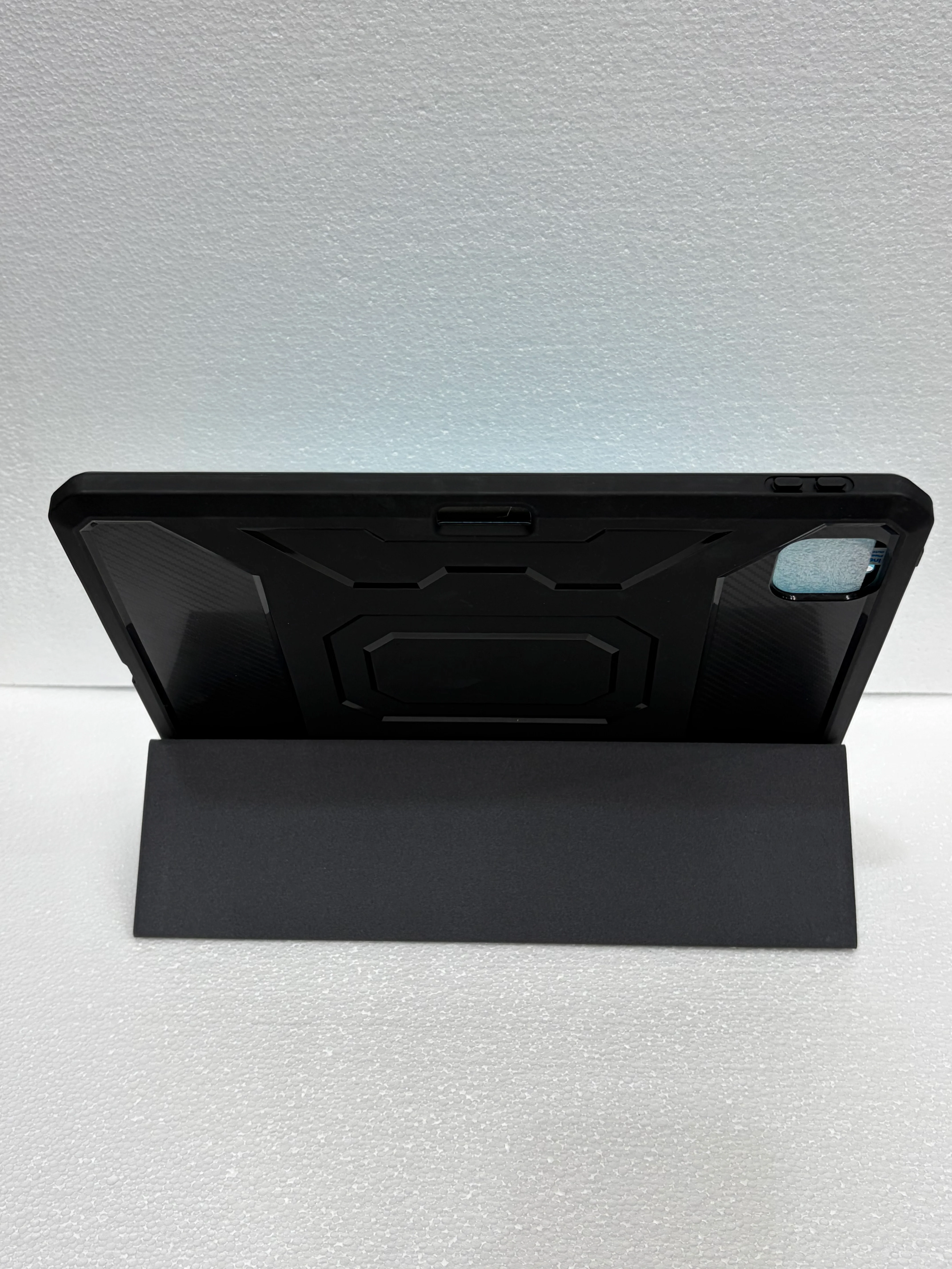Rugged Trifold Magnetic Case for iPad Pro 11 2020 2nd Gen - Black - Image 4