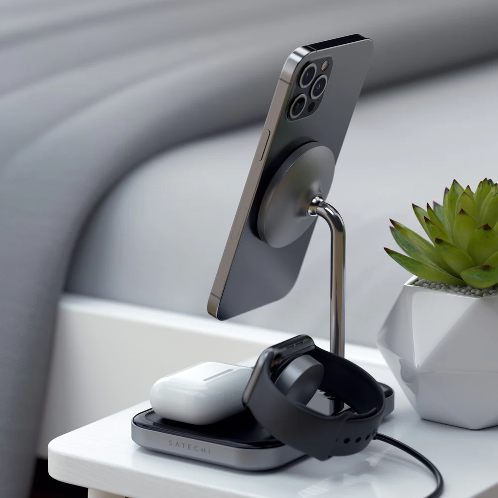 Satechi Magnetic 3-in-1 Wireless Charging Stand - Image 6
