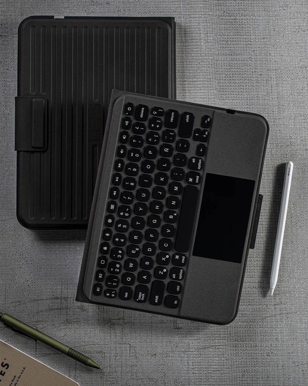 UAG Rugged Bluetooth Keyboard & Trackpad Case iPad 10.2 - Black - Image 15
