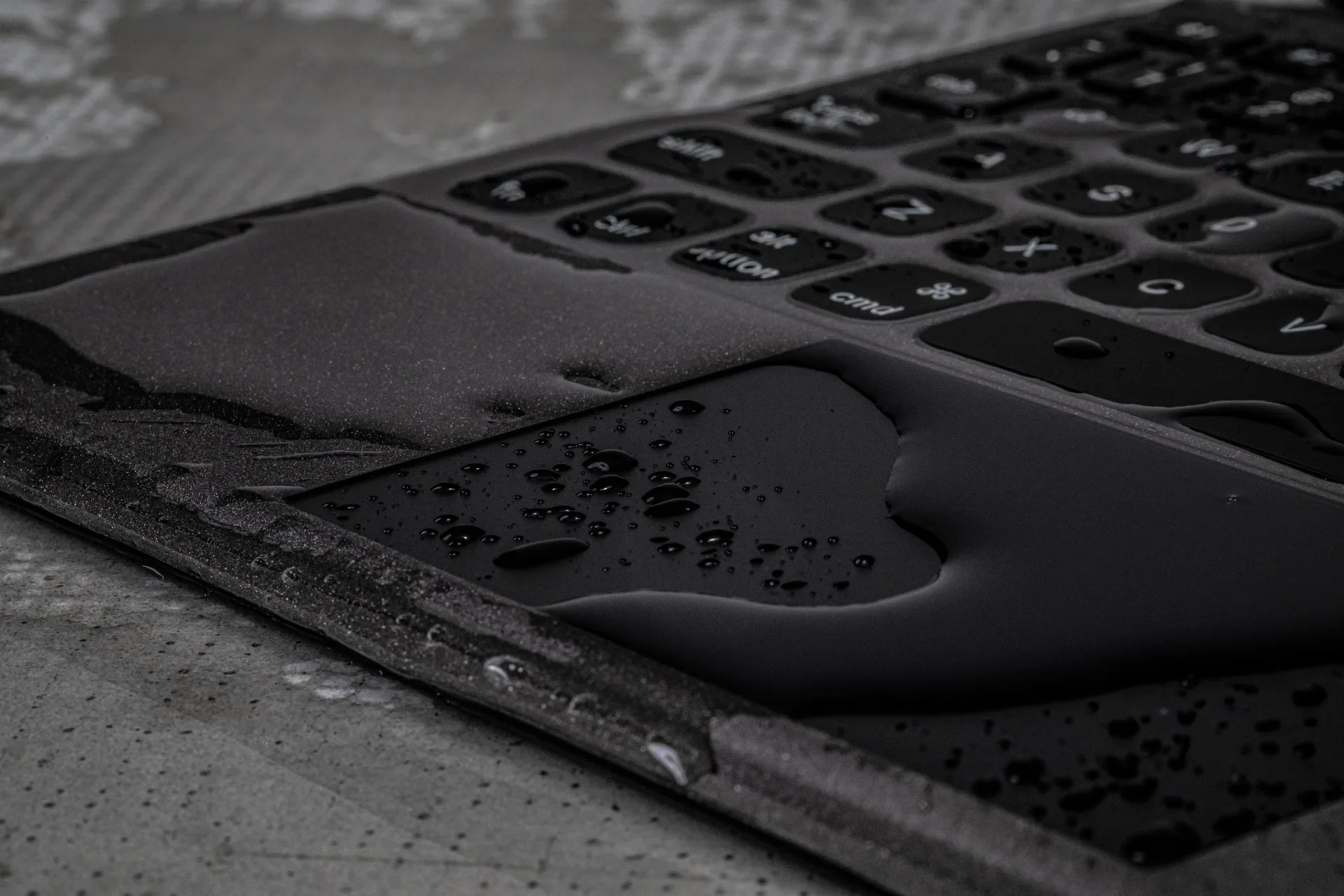 UAG Rugged Bluetooth Keyboard & Trackpad Case iPad 10.2 - Black - Image 20
