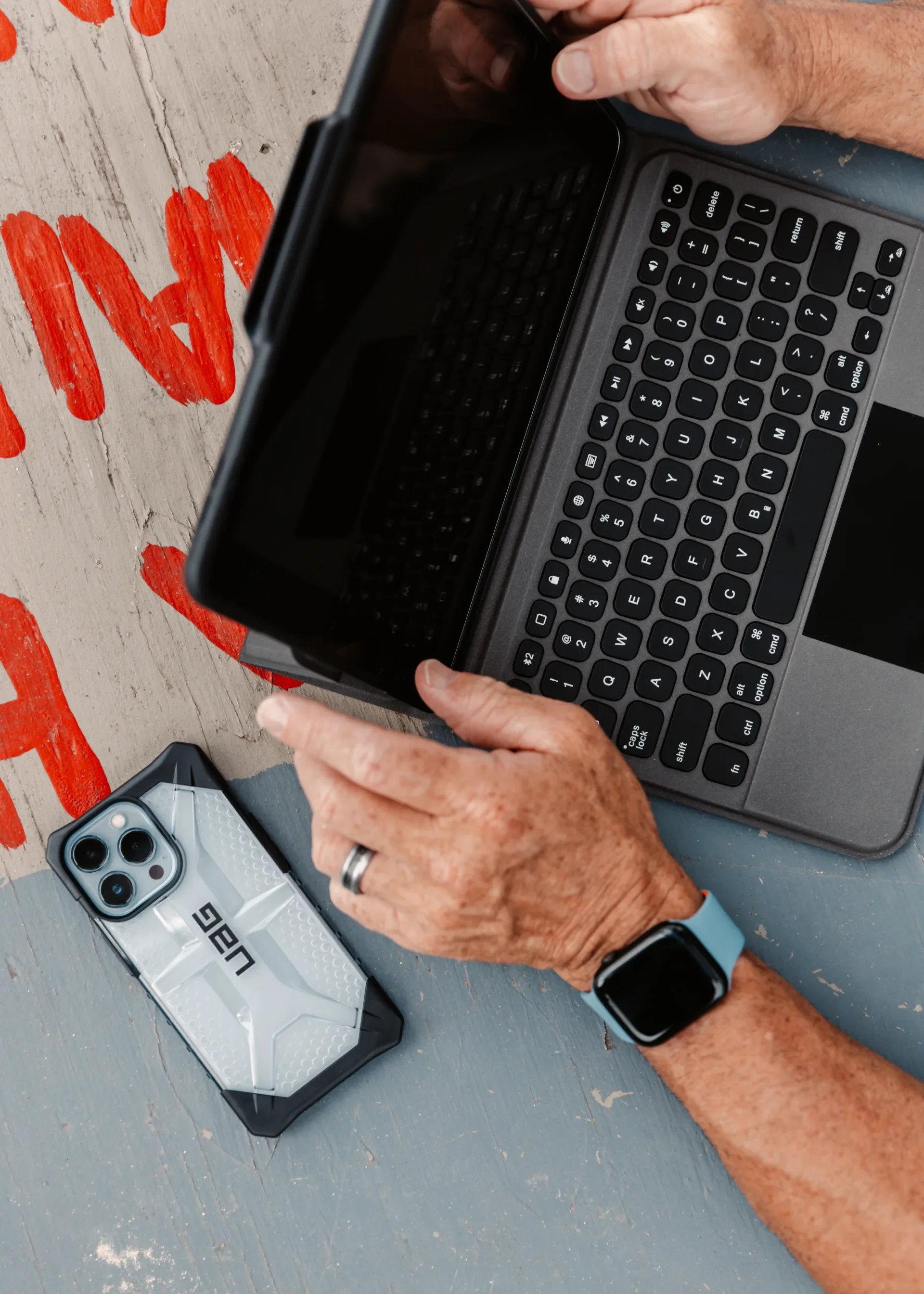 UAG Rugged Bluetooth Keyboard & Trackpad Case iPad 10.2 - Black - Image 25